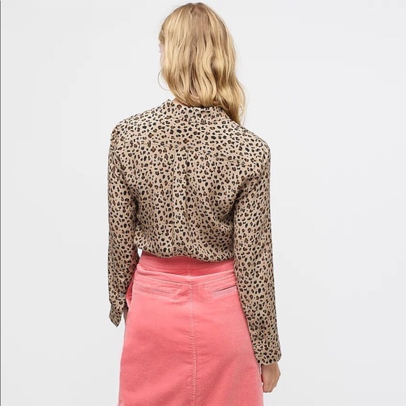 Silk button-up shirt in leopard - Picture 3 of 10